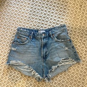 HIGH-WAISTED CURVED SHORTS TRF